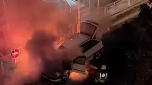 Edirne’de park halindeki otomobil yangında kullanılamaz hale geldi