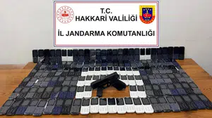 Hakkari'de jandarmadan kaçak telefon operasyonu: 142 cihaz ele geçirildi