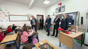 Hisarcık'ta ilkokul öğrencilerinin mektuplarına ilçe protokolünden yanıt