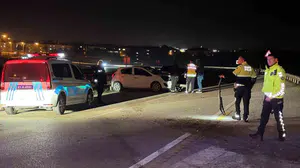 Düzce'de otomobil bariyerlere çarparak savruldu: 1 yaralı