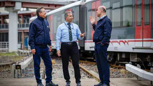 İzmir Metro AŞ'de çeyrek asrı deviren üç vatmanın raylardaki hikayesi