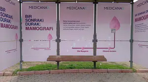 Konya'da otobüs durağı meme kanseri farkındalığı için pembeye büründü