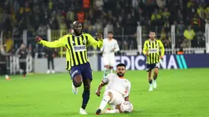 Fenerbahçe, Corendon Alanyaspor'u 3-0 mağlup etti