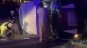Gaziantep'te tarım işçilerini taşıyan minibüs ile otomobil çarpıştı: 1 ölü, 7 yaralı