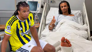 Fenerbahçe'de dev şok: Yıldız savunmacı sakatlandı, sahalardan uzak kalacak