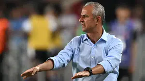 Fenerbahçe'de dev derbi öncesi İsmail Kartal'ın sürpriz ilk 11 planı netleşti