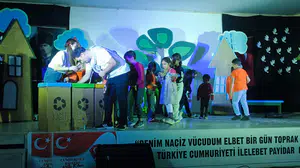 Sıfır Atık Tiyatrosu Van’da yaklaşık 500 öğrenciyle buluştu
