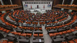 AK Parti'nin fon teklifinde kritik hamle: Bloke edilen işlemler de tasfiyeye eklendi