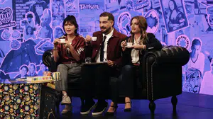 Enis Arıkan ile "Boş Ders" The Cube’da seyircisiyle buluştu