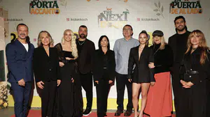 Dikey dizi formatındaki "Konu Komşu" gala yaptı