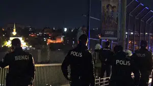 Haliç Köprüsü'nde ne oldu, intihar girişiminde bulunan kişi ikna edildi mi, durum son dakika nasıl?