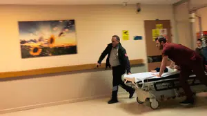 Nefes borusuna tavuk eti kaçan bebeğin kalbi durdu! Doktorlar onu kurtarmak için saniyelerle yarıştı