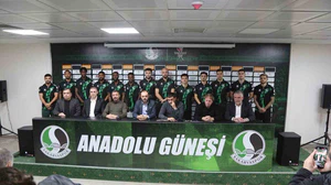Sakaryaspor’da transferin son gününde 13 imza birden atıldı