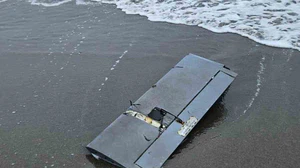 Sakarya’da sahile dron parçası vurdu