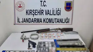 Kırşehir’de sahte plaka atölyesi: Jandarma baskınında cephanelik çıktı