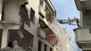 Büyükçekmece’de riskli binalara veda: 5 blokluk site yerini modern yaşam alanına bırakıyor