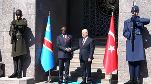 Ankara'da kritik savunma diplomasisi: Bakan Güler, Kongolu mevkidaşını resmi törenle ağırladı