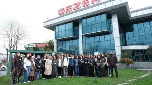 Sınıfta öğrendiklerini dev tesislerde test ettiler: Geleceğin tasarımcıları sektörün mutfağına girdi