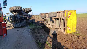 Reyhanlı’da traktör dehşeti: Kontrolden çıkan araç devrildi, sürücü hastanelik oldu