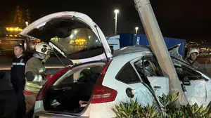 İskenderun'da korkunç kaza: Kontrolden çıkan otomobil hurdaya döndü