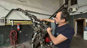 Hurdaya dönen parçalara sanatla hayat veriyor: Filistin özgürleşince başını tamamlayacak