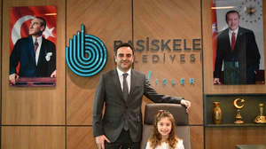 Başiskele Belediye Başkanı Özlü başkanlık koltuğunu geleceğin emanetçilerine devretti