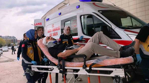 İş yerine sopalarla girip ortalığı savaş alanına çevirdiler: 4 yaralı