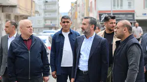 Elazığ’da asfalt seferberliği: Başkan Şerifoğulları sahadaki çalışmaları denetledi