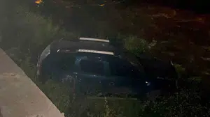 Bursa'da korkutan kaza: Dereye uçan otomobilin sürücüsü sırra kadem bastı