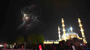 Selimiye’nin gölgesinde tarih yeniden yazıldı: Edirne’de fetih coşkusu bin dronla gökyüzüne taşındı