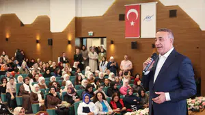Sultangazili kadınların hünerli elleri sanata dönüştü: Bir yıllık emek sergide buluştu