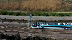 Milli gurur raylarda hız kesmiyor: Yerli hızlı tren 240 kilometre hıza ulaştı