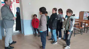 Geleceğin hafızları Emirdağ’da keşfediliyor: İlkokul öğrencilerine özel tanıtım seferi