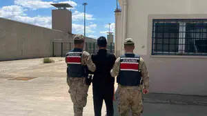 Şanlıurfa’da firari avı: 7 yıllık hapis cezası olan şahıs jandarmanın operasyonuyla yakalandı