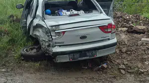 Zonguldak'ta dehşet anları: Virajı alamayan tır otomobili biçti, aynı aileden 5 kişi hastanelik oldu