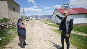 Kül dağlarının gölgesinde yaşam mücadelesi: Sivas’ta bir köy sessizce yok oluyor