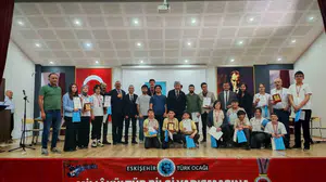 Gençlerin kültürel mirasa yolculuğu ödülle taçlandı: Eskişehir'de şampiyonlar belli oldu