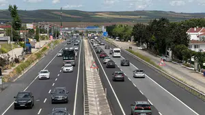 Tatilcilerin dönüş çilesi başladı: Tekirdağ-İstanbul hattında kilometrelerce araç kuyruğu