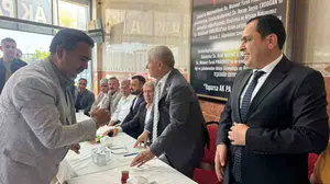 Birecik'te bayram coşkusu: Siyasiler ve vatandaşlar aynı sofrada buluştu