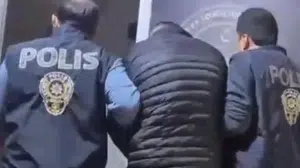 50 yıl hapis cezasıyla aranıyordu: Polis kapıyı çilingirle açtı, gardıropta kıskıvrak yakaladı