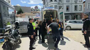 Edirne’de kanlı gece: Sokak ortasında bıçaklar çekildi, 3 kişi hastanelik oldu