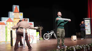 Pedallara basan minik kalpler: Kocaeli’de tiyatro sahnesinde çevre bilinci dersi