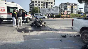 Gazipaşa'da kavşak dehşeti: Motosikletli genç ölümden döndü