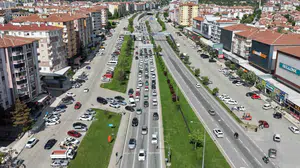 Dönüş yolunda kritik nokta: Çorum’da trafik kilitlendi
