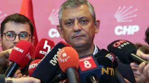 Özgür Özel'den "uzlaşı" iddialarına sert yanıt: "Tanımadığımız bir kararda anlaşmayız"