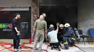 Antalya'da korku dolu anlar: Sünger deposu alevlere teslim oldu