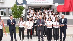 Genç beyinlerin bilimsel yolculuğuna tam destek: Başkan Bozkurt projeleri tek tek inceledi