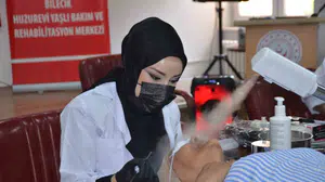 Bilecik’te Anneler Günü coşkusu: Huzurevi sakinlerine güzellik sürprizi