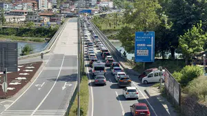 Tatilcilerin dönüş çilesi başladı: Karadeniz yolunda kilometrelerce araç kuyruğu