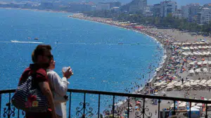 Bayram finalini Antalya'da yaptılar: Konyaaltı'nda güneş ve adrenalin zirveye çıktı